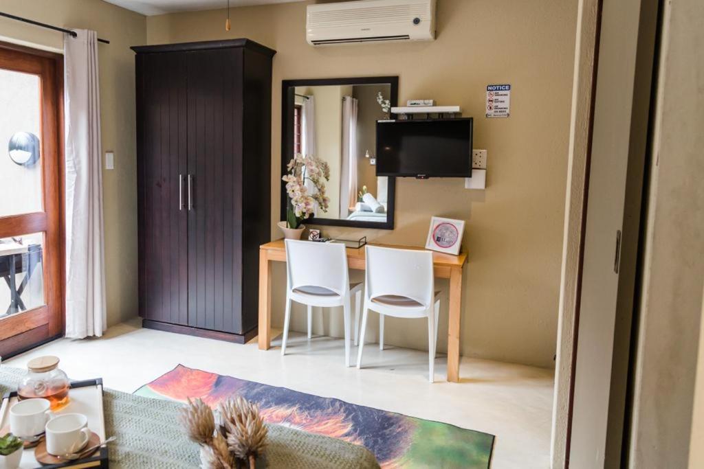 Mariu Upmarket Accommodation Mbombela Bagian luar foto